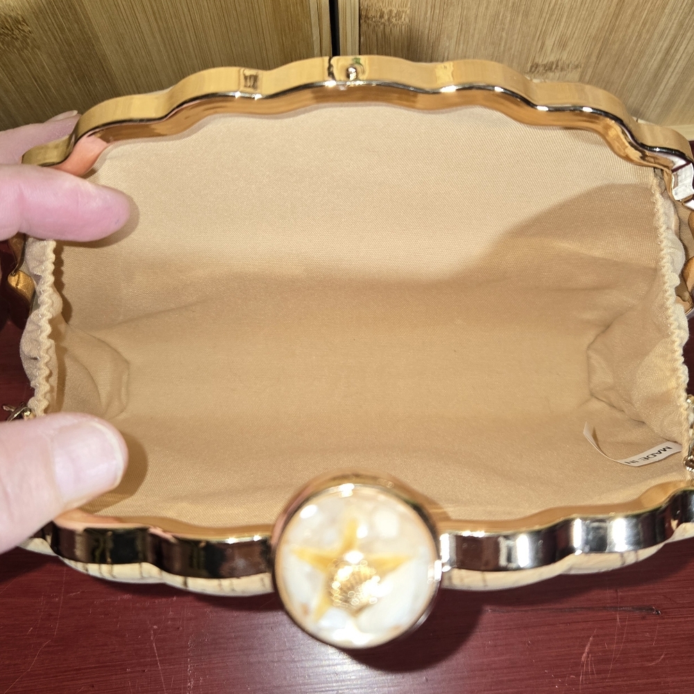 Seashell Shape Cork Gold Infused Design Clamshell Clutch Purse Chain Str… - Picture 3 of 4